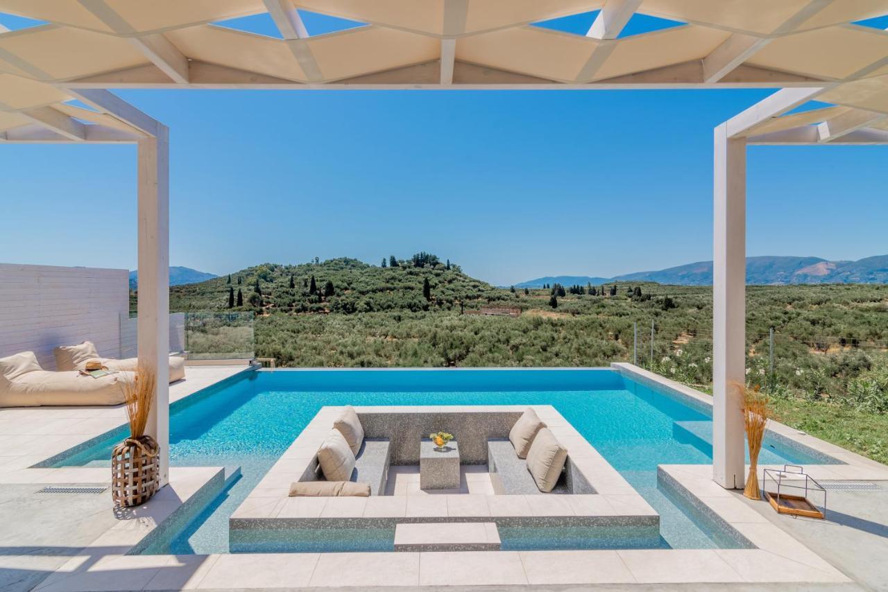 Spartakos Luxury 1 *